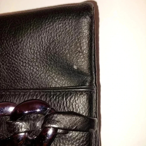 Black envelope clutch wallet with chain detail - Picture 3 of 8